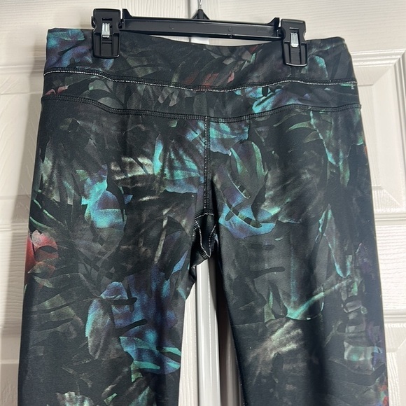 Lucy Capris Workout Stretch Leggings M Blue Green - Picture 2 of 5